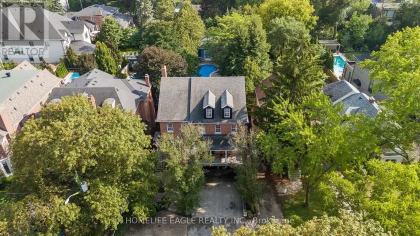 Detached at 93 HILLVIEW ROAD, Aurora