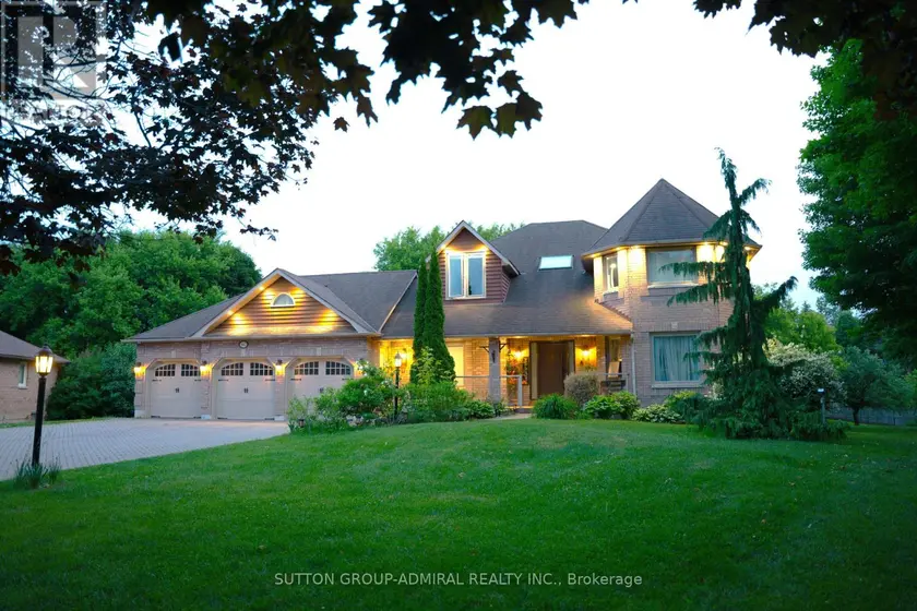 Detached at 60 MAPLE WAY, East Gwillimbury
