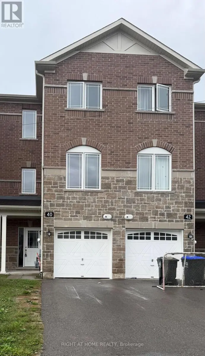 Townhouse at 40 MILSON CRESCENT, Essa