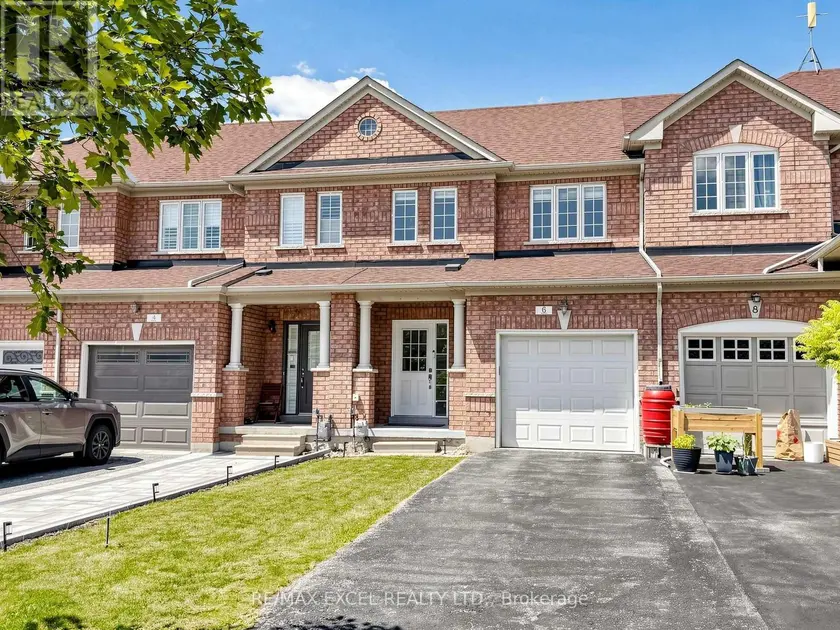 Townhouse at 6 BARR CRESCENT, Aurora