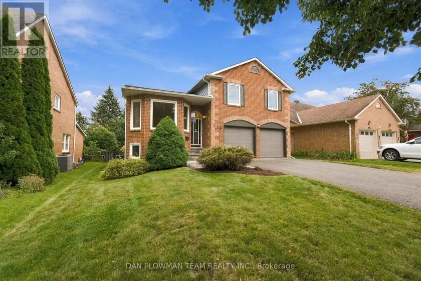 Detached at 156 JOHN BOWSER CRESCENT, Newmarket