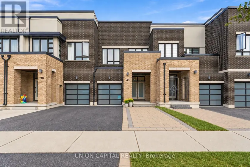 Townhouse at 40 DARIOLE DRIVE, Richmond Hill