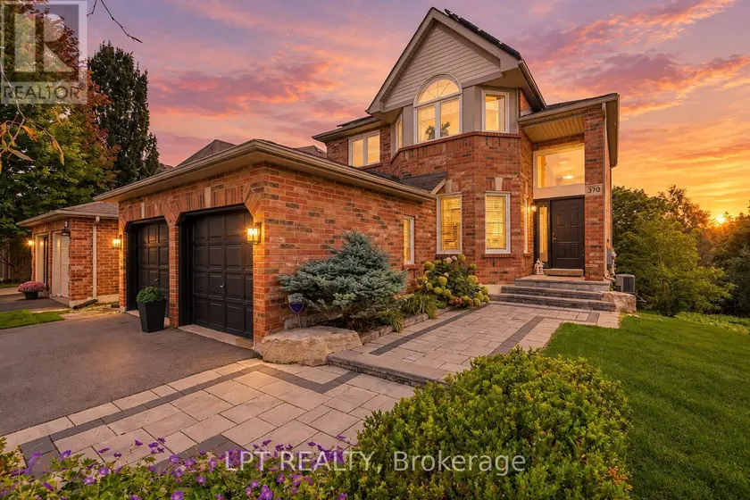 Detached at 370 SILKEN LAUMANN DRIVE, Newmarket