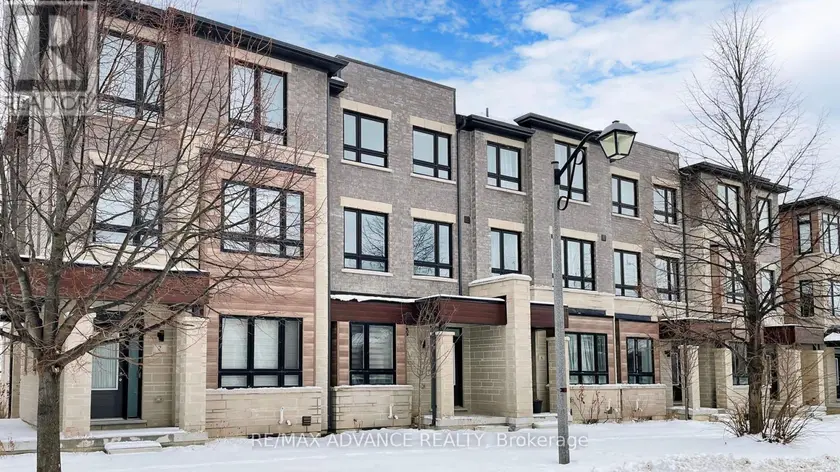 Townhouse at 4 CAROLE BELL WAY, Markham