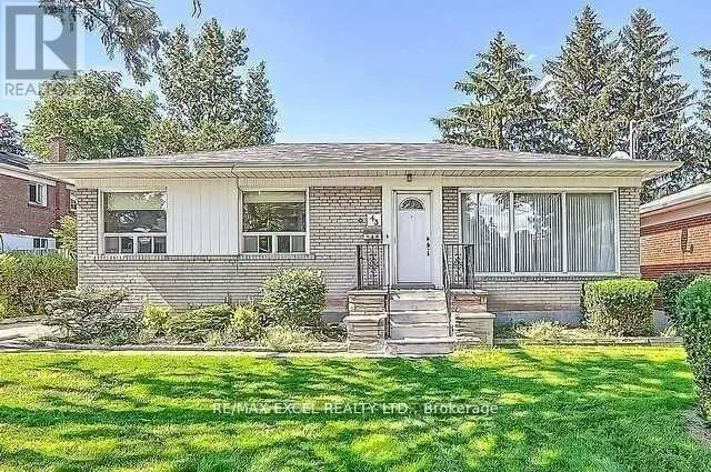 Detached at MAIN - 43 BOOTHBAY CRESCENT, Newmarket