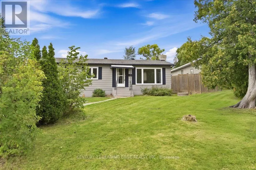 Detached at 300 ANNSHEILA DRIVE, Georgina