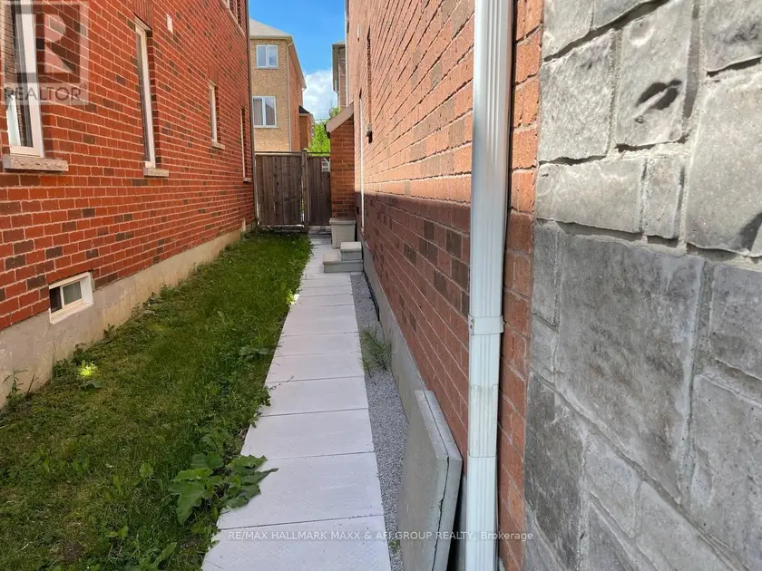 Detached at BSMT - 53 FROUD DRIVE, Richmond Hill