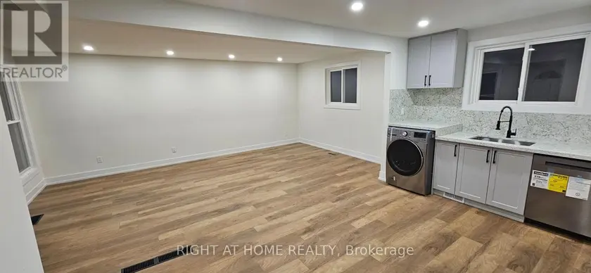 Detached at MAIN FLOOR - 38 JASPER DRIVE, Aurora