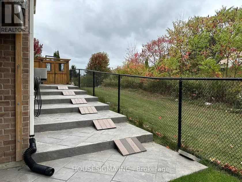 Detached at 3 PHEASANT DRIVE, Richmond Hill