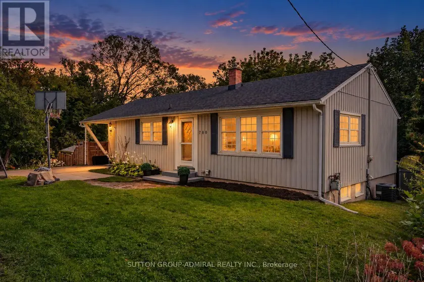 Detached at 788 ALLAN AVENUE, Newmarket