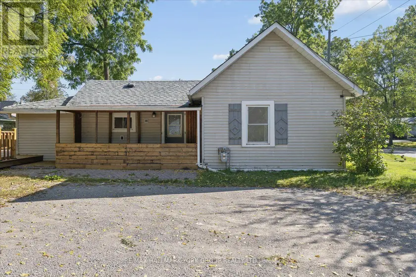 Detached at 28 ST JAMES STREET, Georgina