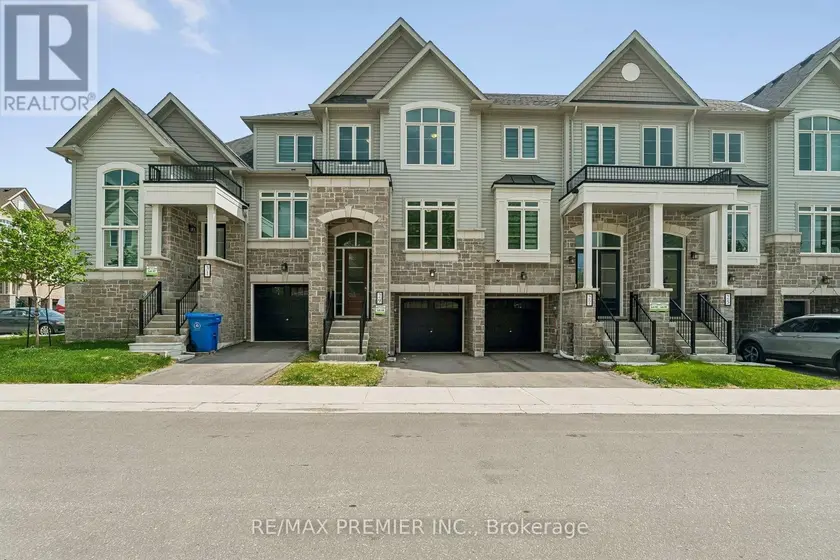 Townhouse at 29 LYALL STOKES CIRCLE, East Gwillimbury