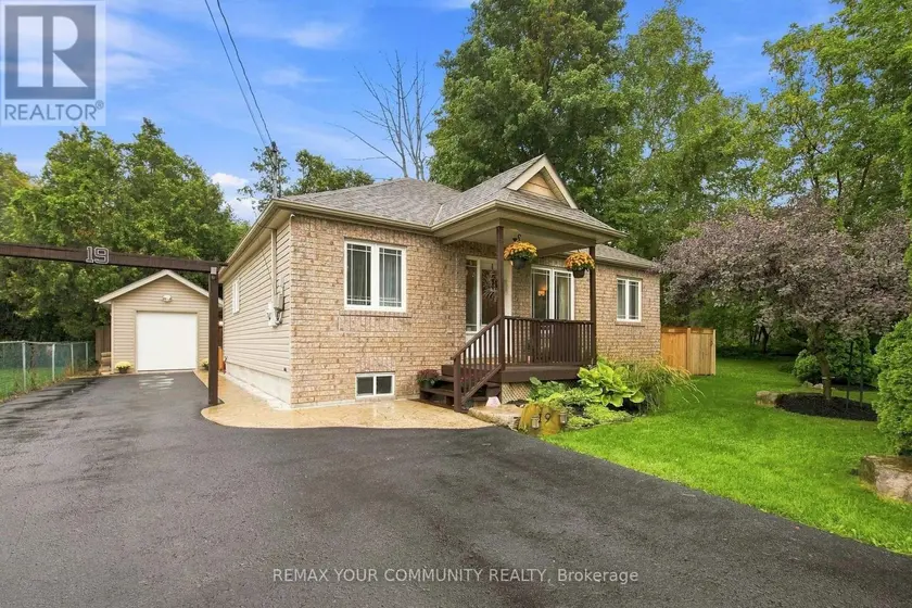 Detached at 19 DE GEER STREET, Georgina