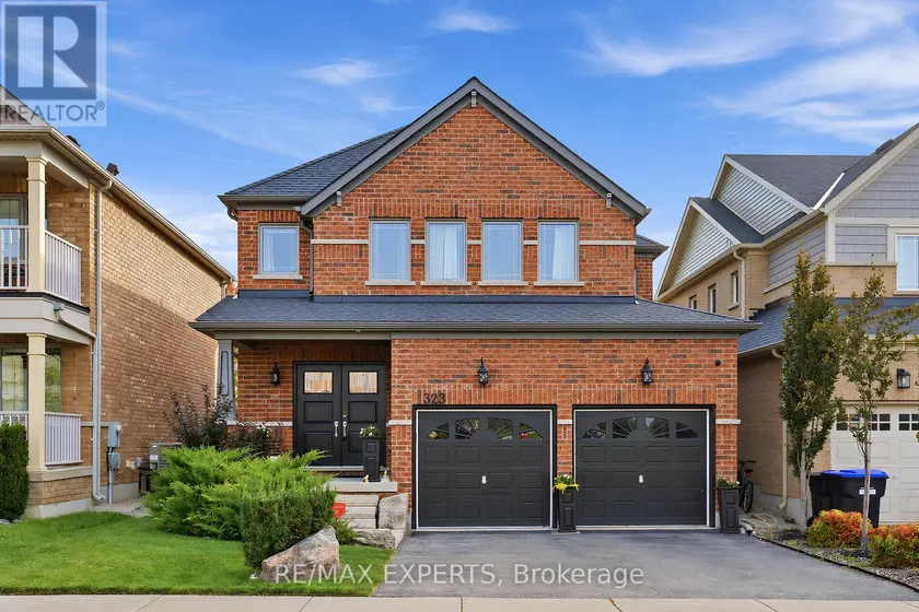 Detached at 323 LANGFORD BOULEVARD, Bradford West Gwillimbury