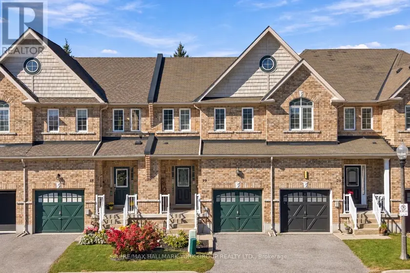 Townhouse at 19 CASERTA STREET, Georgina