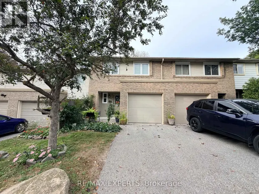 Townhouse at 10 KNIGHTSBRIDGE WAY, Markham