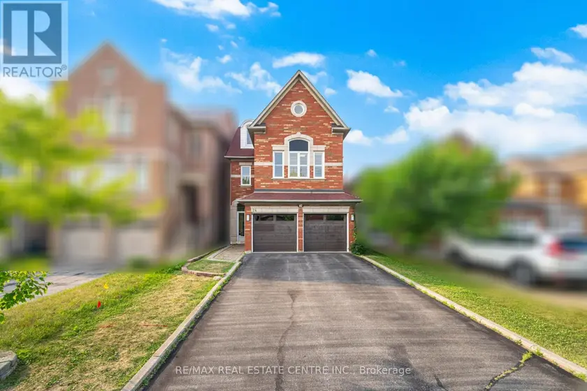 Detached at 24 FUTURA AVENUE, Richmond Hill