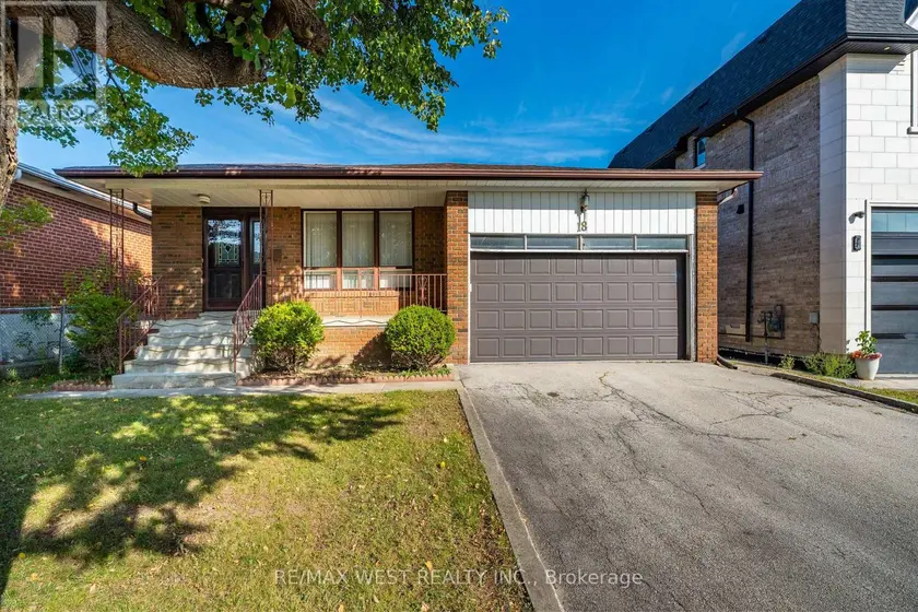 Detached at 18 PHEASANT VALLEY COURT, Markham