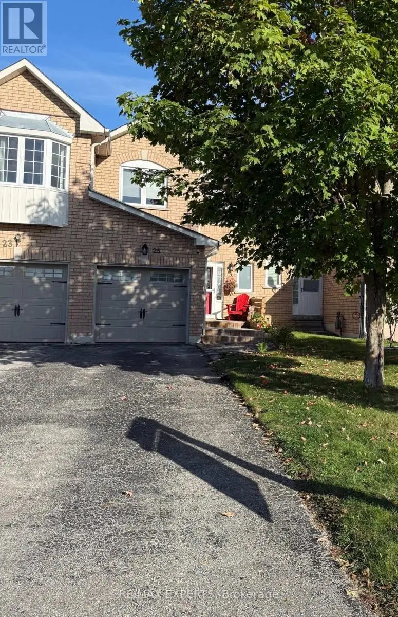 Townhouse at 25 MAINPRIZE CRESCENT, East Gwillimbury