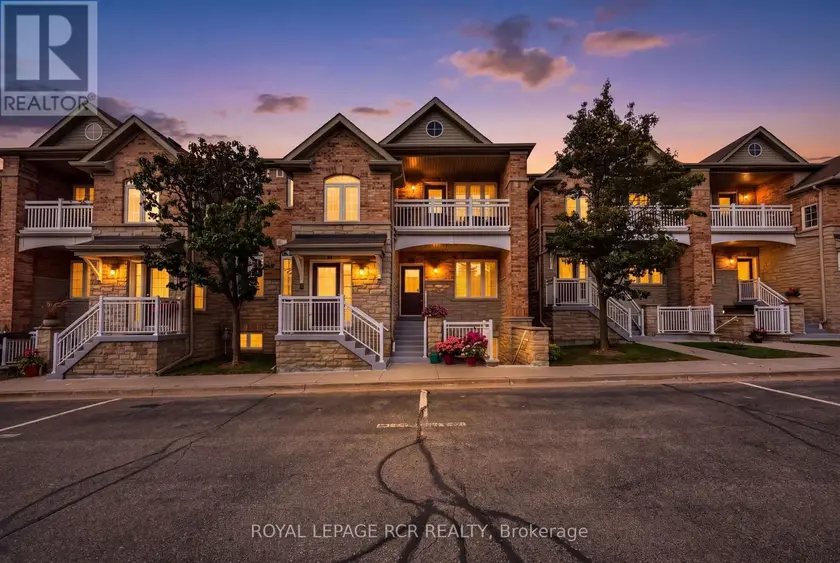 Townhouse at 11 - 520 SILKEN LAUMANN DRIVE, Newmarket