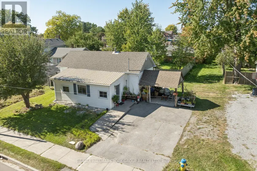 Detached at 16 SNOOKS ROAD, Georgina