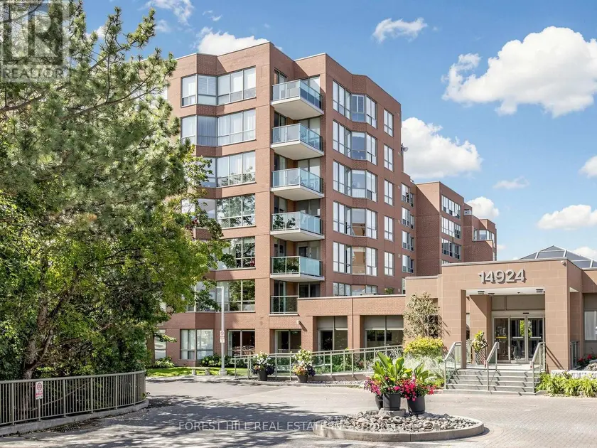 Apartment at 225 - 14924 YONGE STREET, Aurora