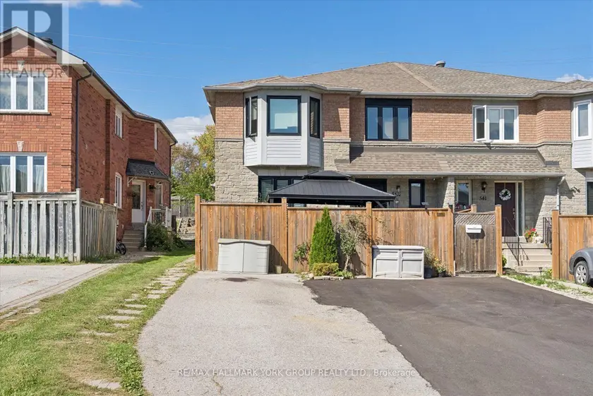 Townhouse at 537 WALPOLE CRESCENT, Newmarket