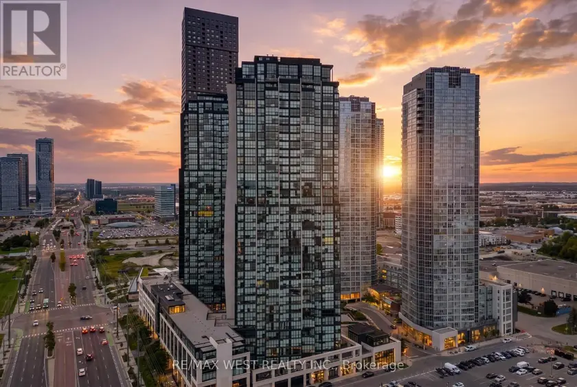 Apartment at 605 - 2900 HIGHWAY 7, Vaughan
