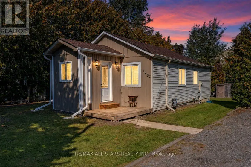 Detached at 1982 METRO ROAD N, Georgina