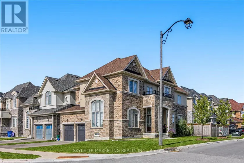 Detached at 1 CRANLEY ROAD, East Gwillimbury