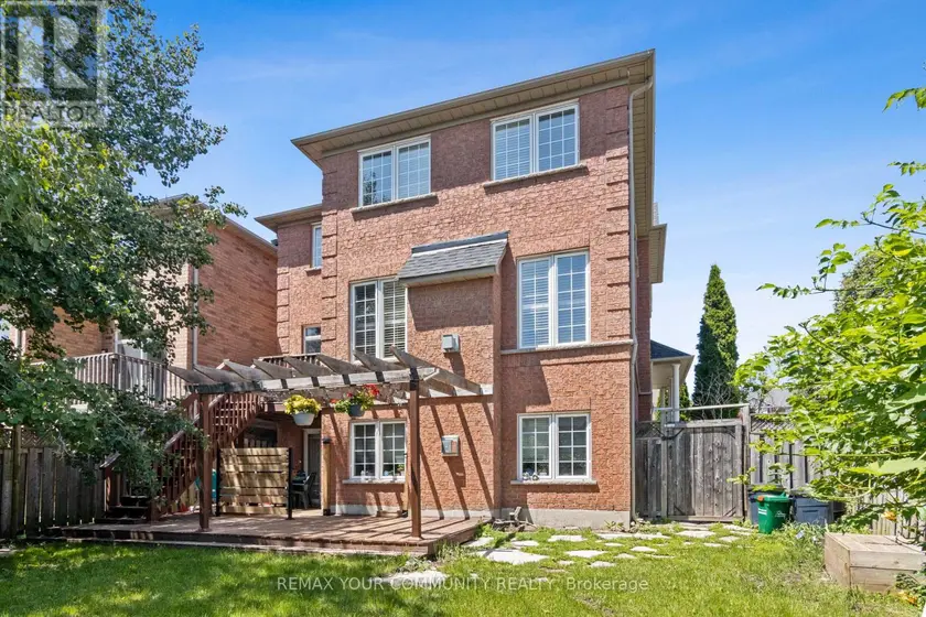 Detached at MAIN AND SECOND FLOOR - 39 LARK CRESCENT, Richmond Hill