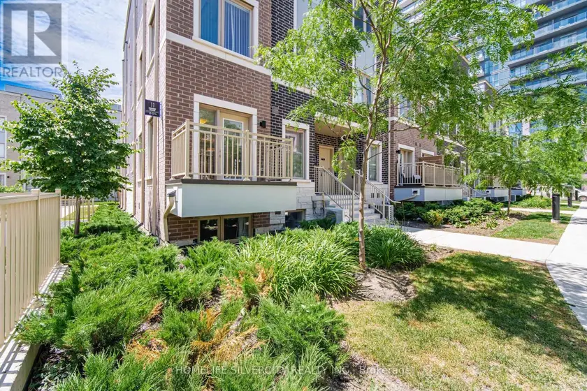 Townhouse at 13 - 11 HONEYCRISP CRESCENT, Vaughan