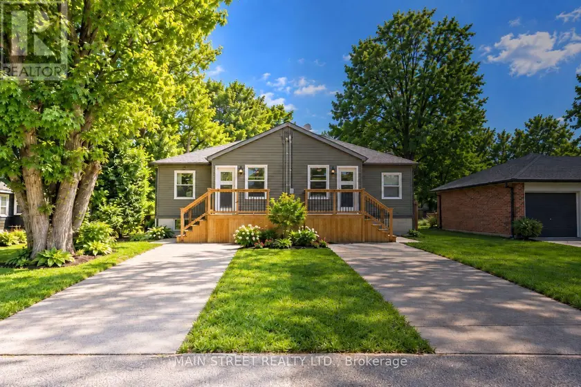 Semi-Detached/Link at B - 27 JACKSONS POINT AVENUE, Georgina