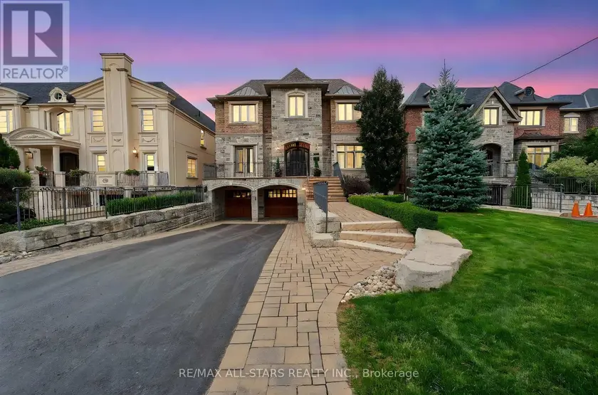 Detached at 126 HILLVIEW ROAD, Aurora
