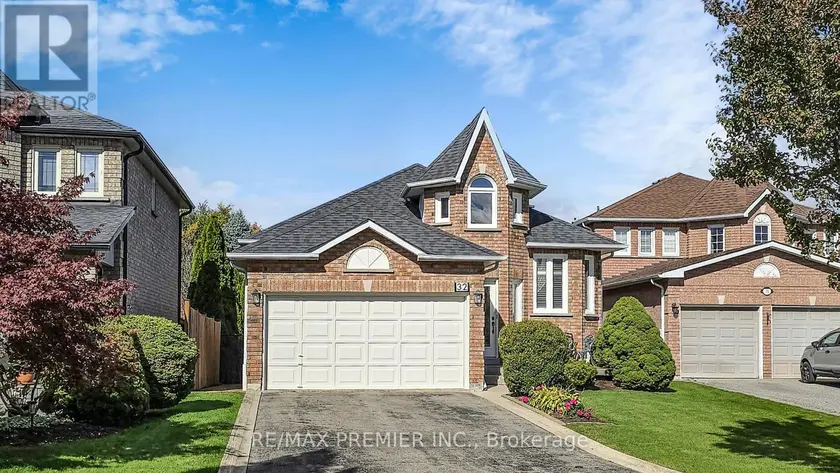 Detached at 32 Veneto Dr, Vaughan