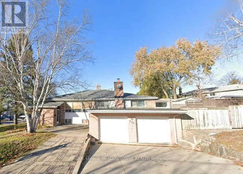 Semi-Detached/Link at B - 737 BOTANY HILL CRESCENT, Newmarket