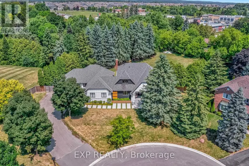 Detached at 17 CHAMBERLAIN COURT, King