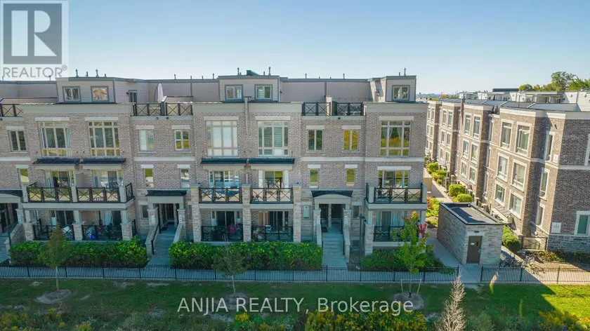 Townhouse at 207 - 10 DUNSHEATH WAY, Markham