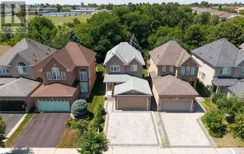 Detached at 17 RUSHINGBROOK DRIVE, Richmond Hill