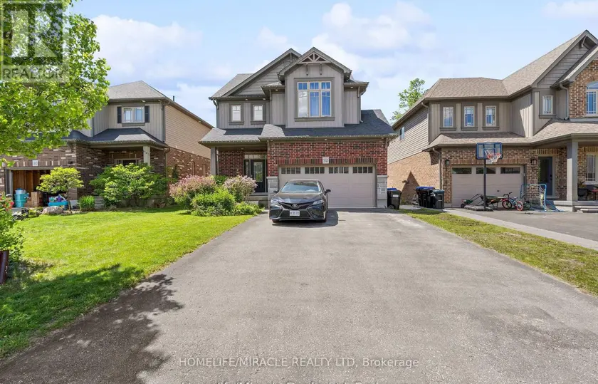 Detached at 32 CARLETON TRAIL, New Tecumseth