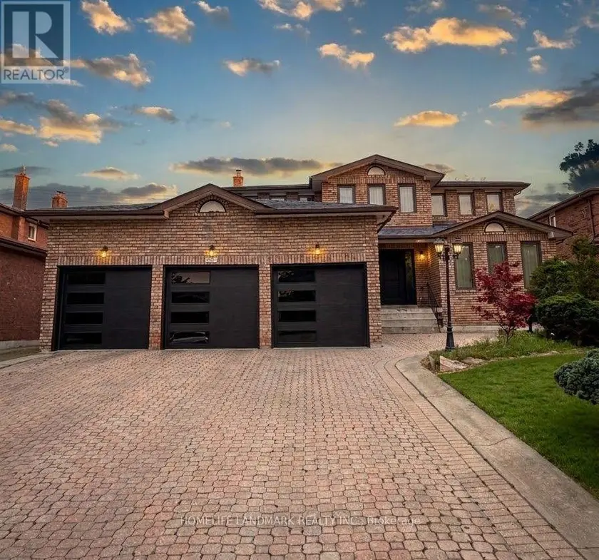 Detached at 11 RAVENHILL CRESCENT, Markham