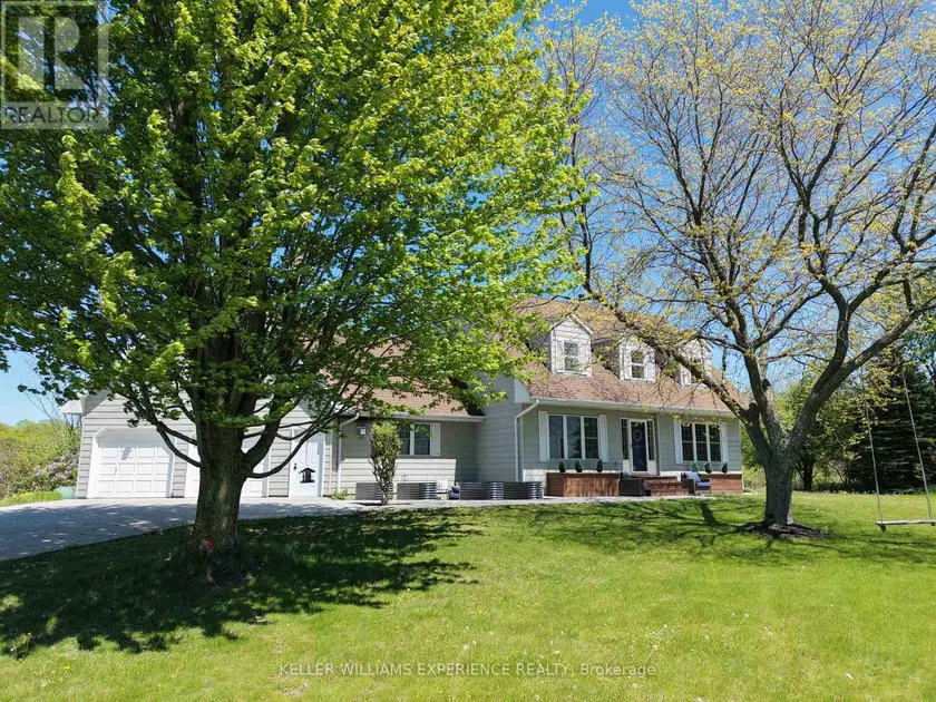 Detached at 2 ALGONQUIN HEIGHTS COURT, Essa