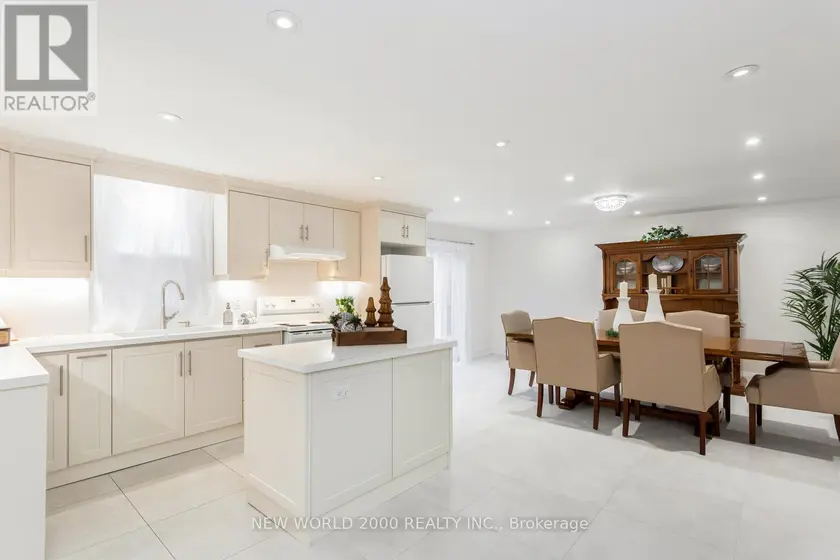 Detached at 8071 KIPLING AVENUE, Vaughan