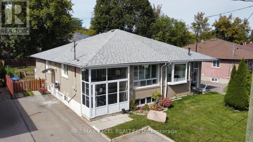 Semi-Detached/Link at 44 LINDSAY AVENUE, Newmarket