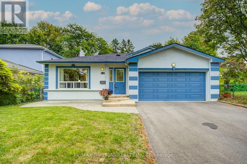 Detached at 19 PENWICK CRESCENT, Richmond Hill