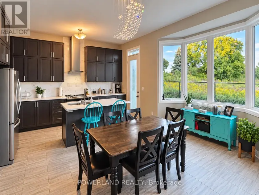 Detached at 9 CYPRUS GLEN, East Gwillimbury