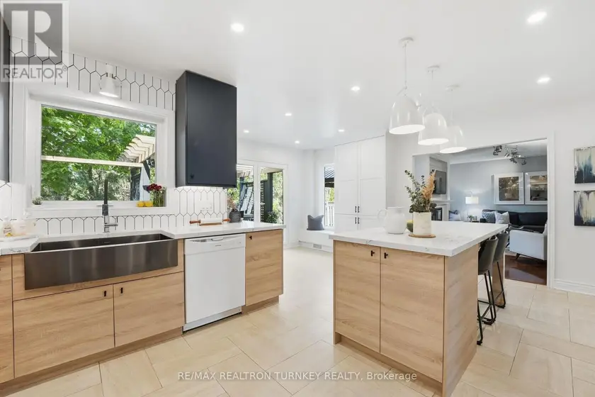Detached at 818 EXCELLER CIRCLE, Newmarket