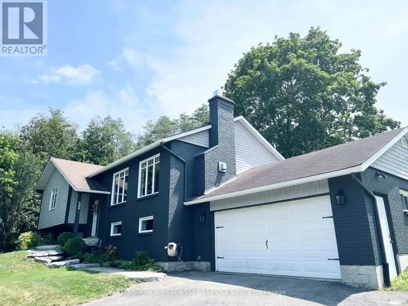 Detached at 689 RAVENSHOE ROAD, Uxbridge