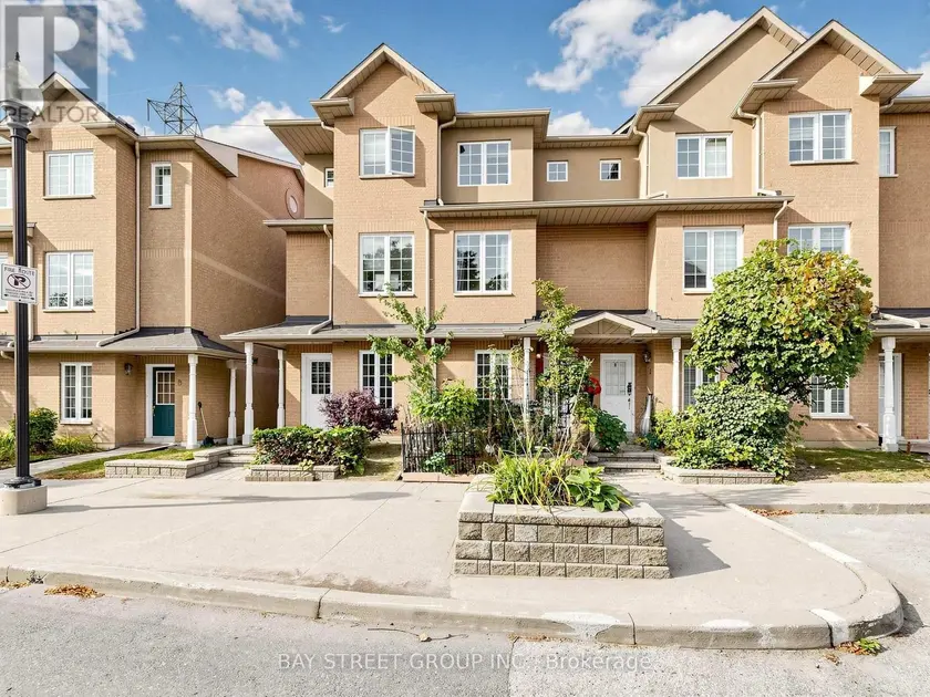 Townhouse at 2 - 4 ST MORITZ WAY, Markham