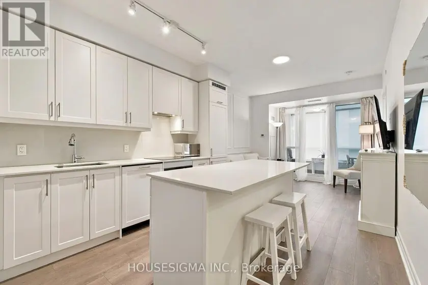 Apartment at 705 - 9085 JANE STREET, Vaughan